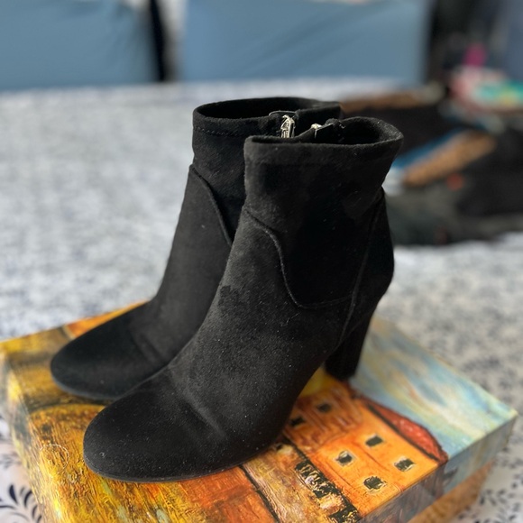 Sam Edelman black Suede Booties Sz 8 - Picture 3 of 7